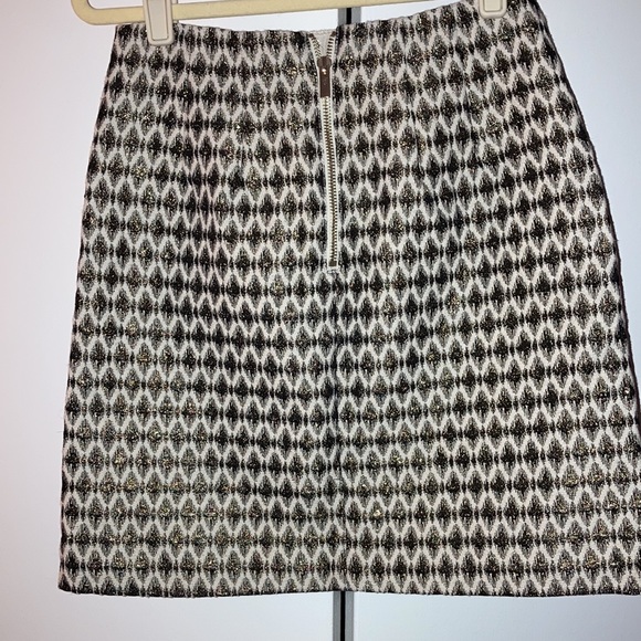 🐾 4 for $40 Loft fully lined gold black and cream skirt - Picture 4 of 5